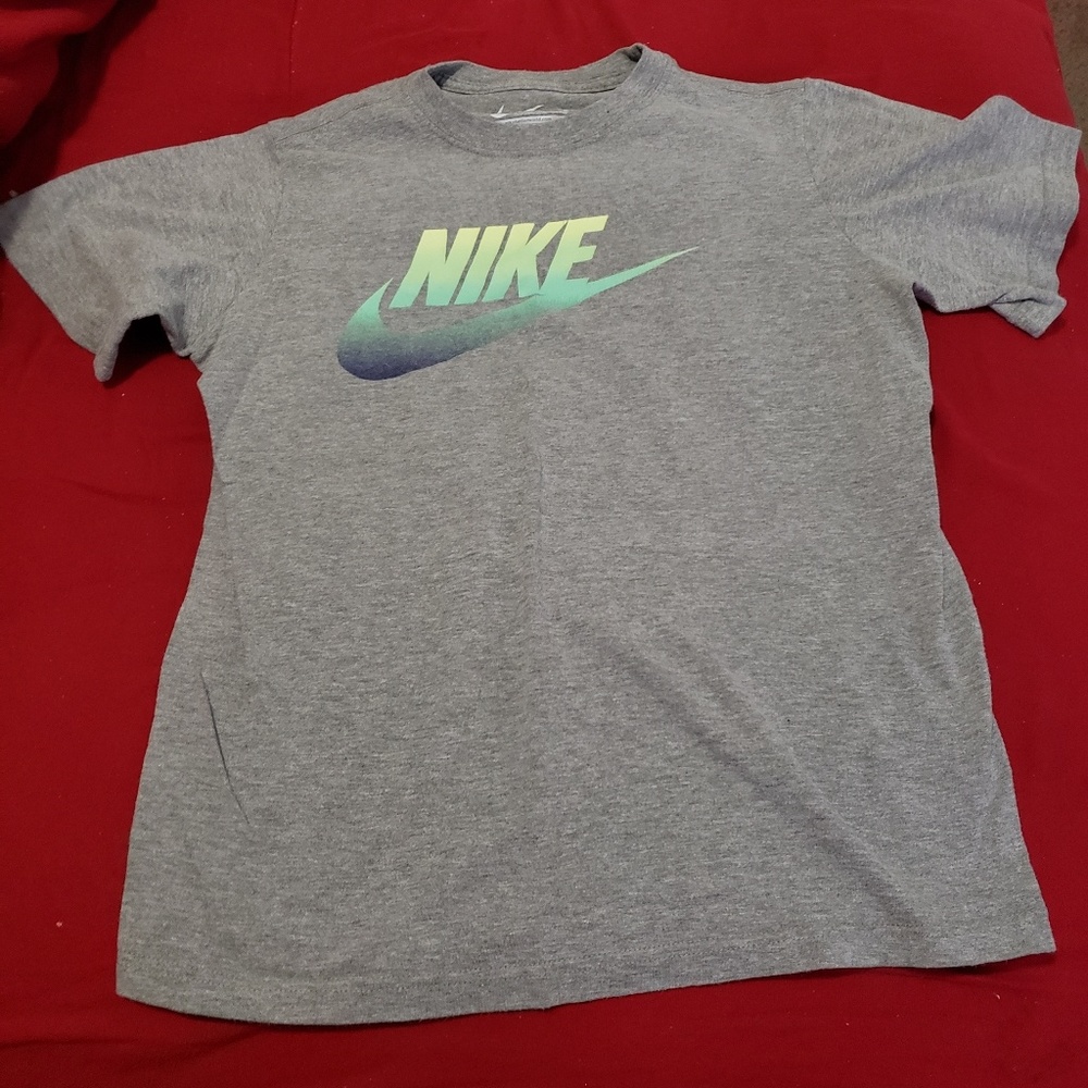 Nike tshirt